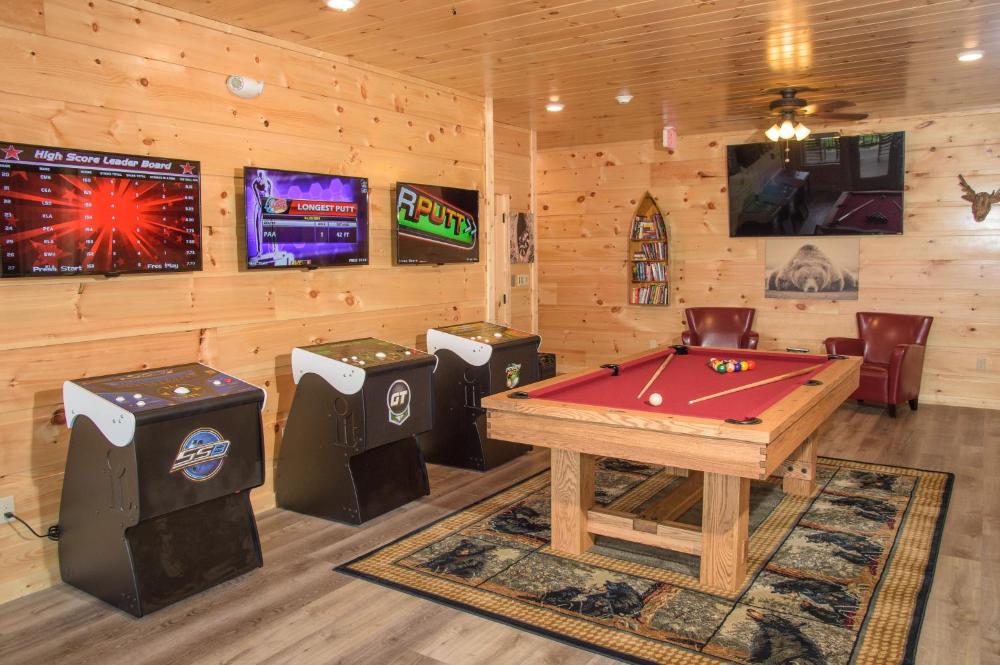 Skyline Splendor: Luxe Retreat with Breathtaking Views Over Downtown Gatlinburg
